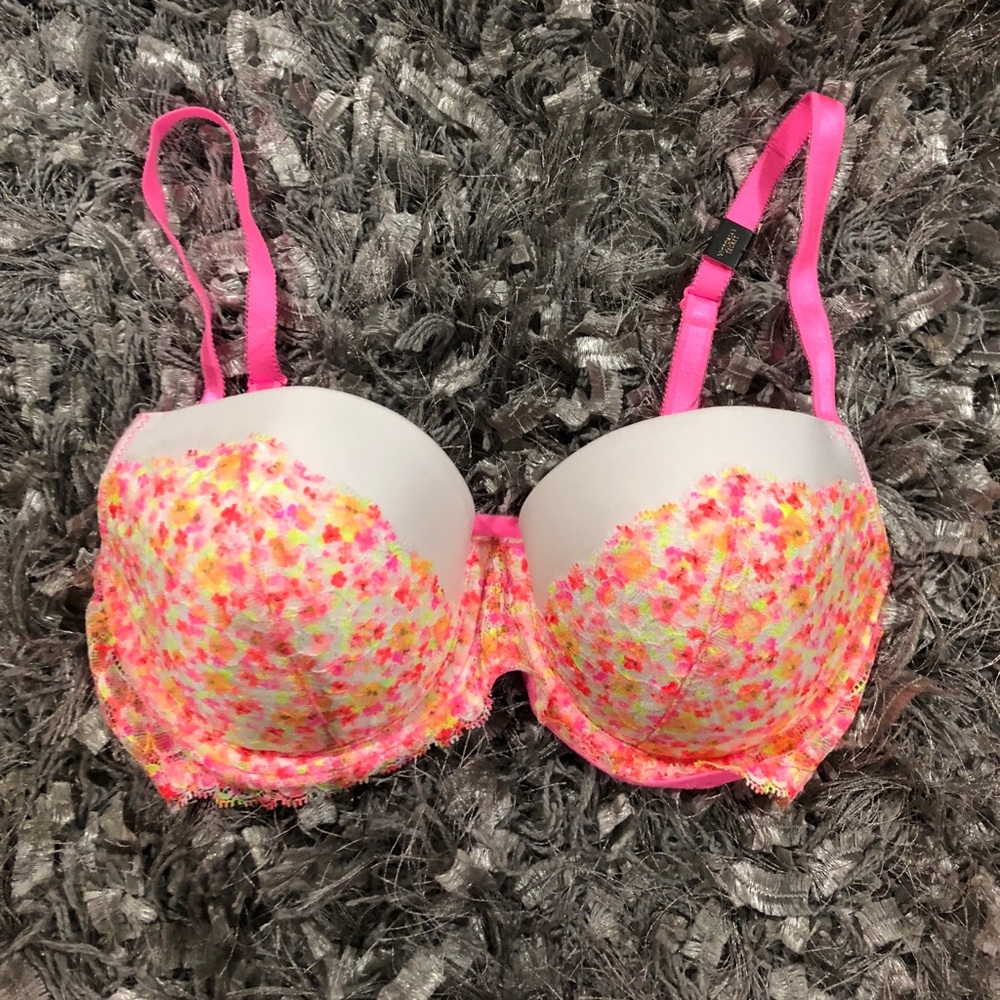 Victoria’s Secret 32DD